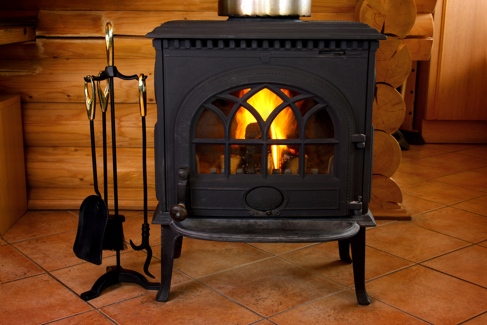Môžete kúriť drevom aj uhlím