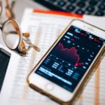 Ako si vybrať toho najlepšieho makléra na investovanie (nielen) do akcií?