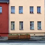 Pravidelné čistenie fasád domov od profesionálov: Novodobý luxus či skutočná nevyhnutnosť?