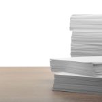 Kancelársky papier a jeho kľúčové vlastnosti pre efektívne pracovné prostredie
