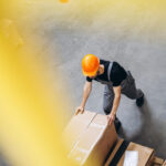 Logistika v sklade s manipuláciou tovaru a riadením zásob